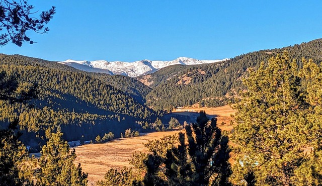 Pinehurst Lodge - HOT TUB, Mountain Views