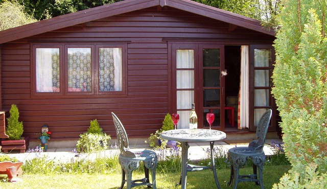 'PINELODGE', LLWYNAU FARM, LLANTRISANT - 12 MILES FROM CARDIFF. CF72 8LP. RCT.