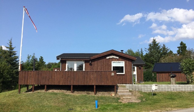 Pinen, Glyngøre. Lovely holiday cottage with fantastic view over the Limfjord.