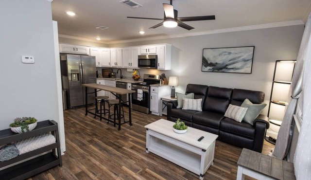 Pines at 5 Corporate Furnished Rentals Suite 217