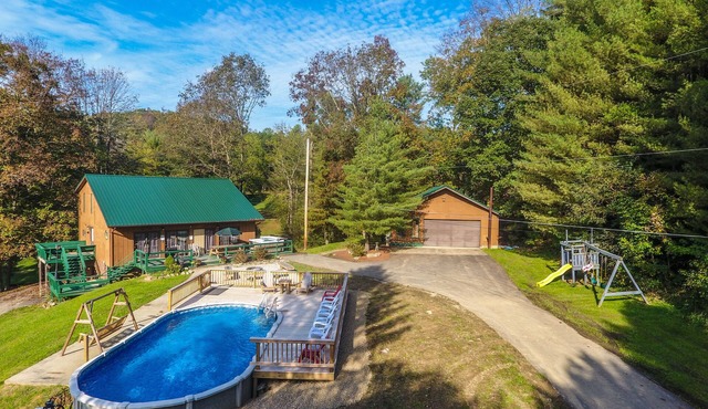 Pines Lodge at Sand Run Lake in WNF, Hocking Hills