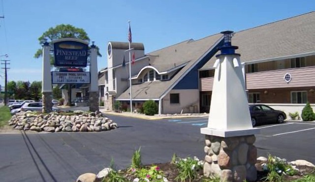 Pinestead Reef Resort