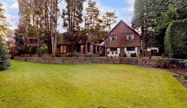 Pinestows Semi-Detached Guest House Private & Cozy Retreat