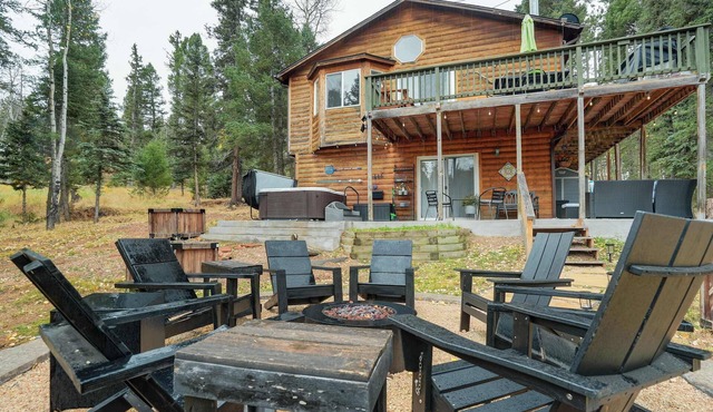 Pinetop Cabin! Hot Tub, BBQ, Arcade & Scenic View
