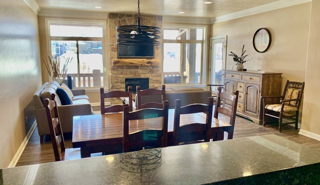 Pineview Lakeside l Snowbasin l Jacuzzi I Powder Mountain I Ogden Valley l Pool