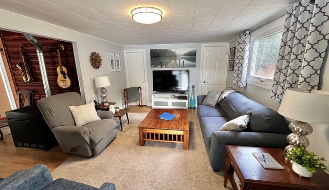 Pineview Retreat Cottage Rental - Haliburton