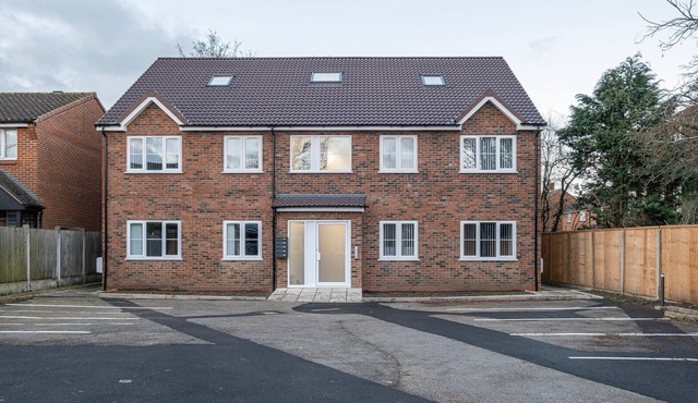 Pinewood 1 &2 Bedroom Apt. by Arista Living