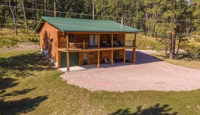 Pinewoods Cabin Secluded wilderness and wildlife