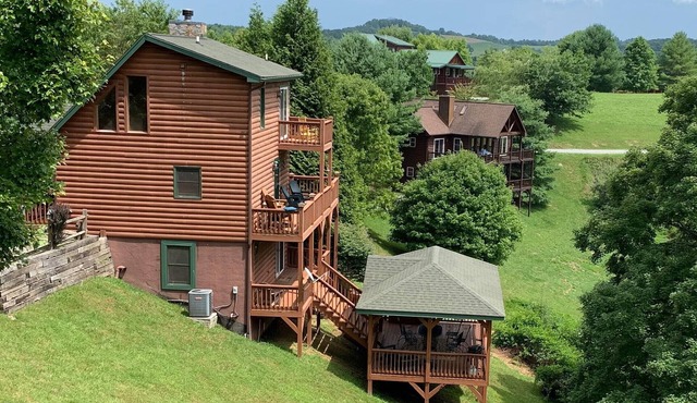 Piney Creek - Deerwood Park Cozy Mountain Cabin w/360 views & private pavillion