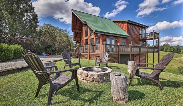 Piney Creek Mountain-View Cabin w/Wraparound Deck