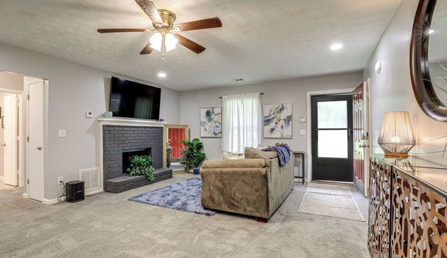 Ping-Pong & Pool Table: Peaceful Stonecrest Escape