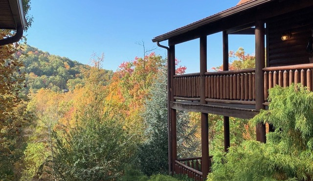 Ping Pong/Shuffleboard/Sunsets/Theater/Fireplaces/Hot Tub/Pool/Fish Access