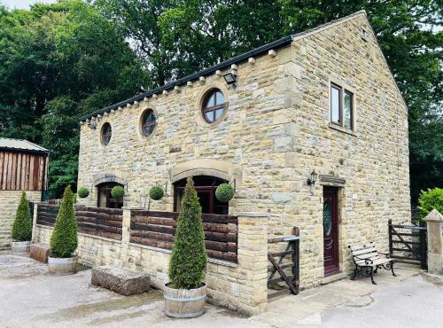 Pingle Nook Barn, Denby Dale - luxury accommodation on the farm