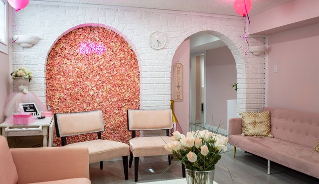 Pink BnB Basement Apartment by 403, 427, 401