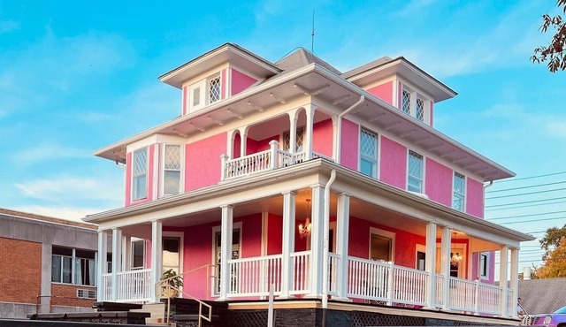 Pink Castle Babe’cation of Indiana