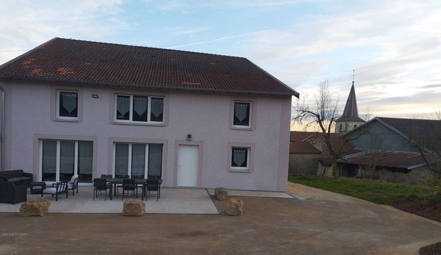 Pink House, 6-bedroom country house, easy PMR access