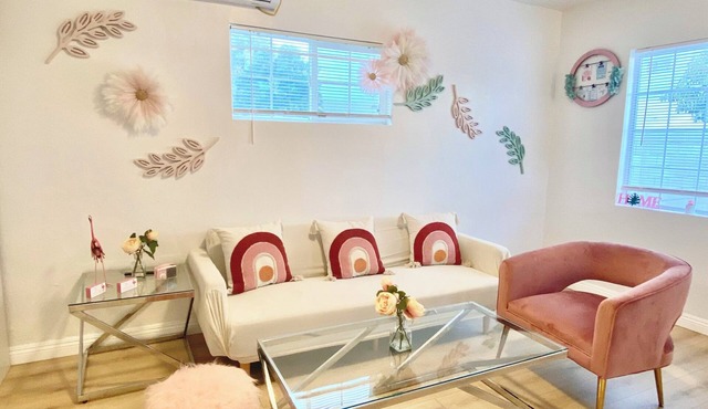 Pink Lovely 1BR house near DTLA