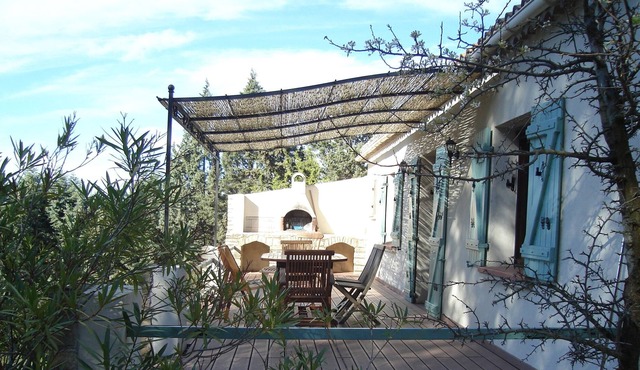 pink villa near Uzes