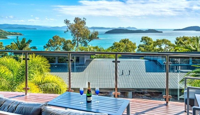Pinnacle 9, Seaview Apartment on Hamilton Island