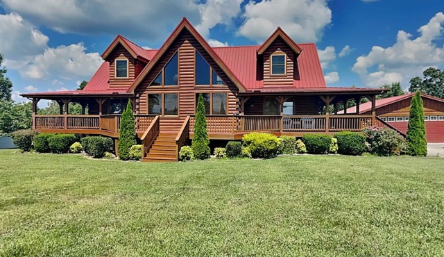 Pinnacle Place | Wraparound Deck w. Lake Views + Game Room