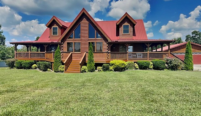 Pinnacle Place | Wraparound Deck w. Lake Views + Game Room
