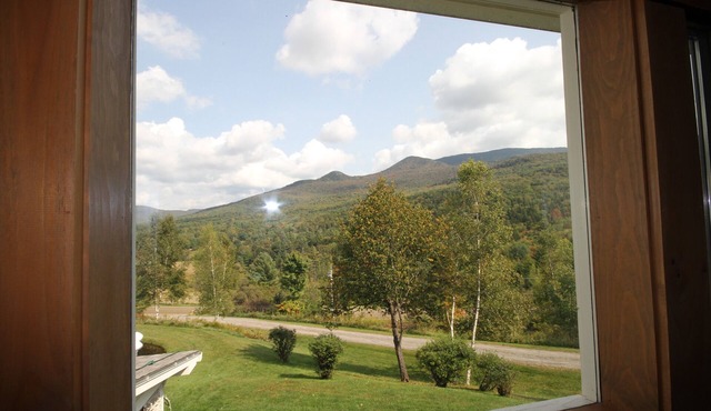 Pinnacle View Apt - Spectacular scenery Main Street Ski Hills a few minutes away