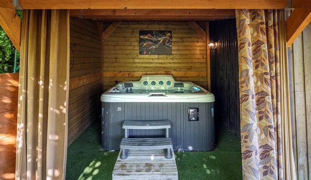 Pinson, Gîte with outdoor spa ideal for couples