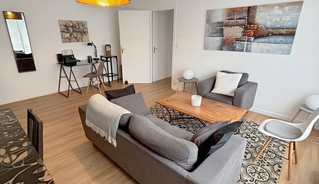 Pinvidik apartment with private parking close to city center and train station