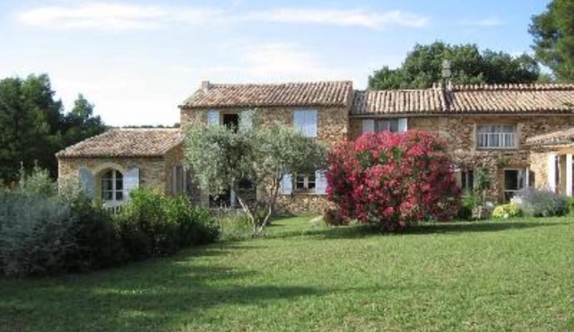 Piolenc: exceptional MAS PROVENCAL for 12-14 people. HEATED swimming pool. Pets ok