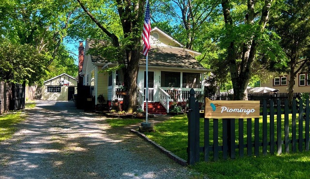 Piomingo - Minutes from Broadway, Eclectic Design, Screened patios! Best Vibe