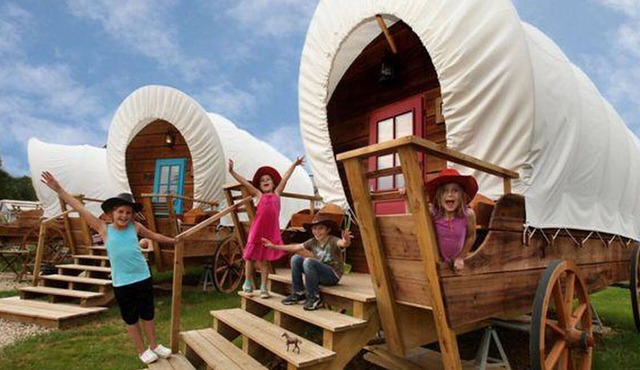 Pioneer Wagon with Terrace - Sleeps 5