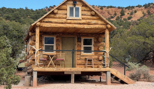 Pioneer Cabin North at Lion Mountain Retreat, Acres Surrounded by Public Land