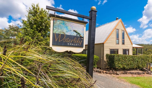Pioneer cottage with panoramic valley views.