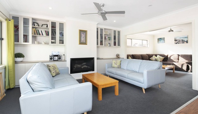 Pioneer house -large group urban escape. Playground and gas log fireplace.