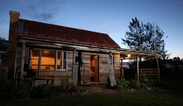 Pioneer Hut - Step back in time