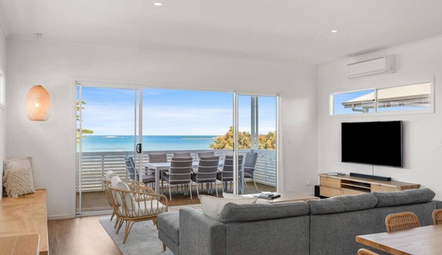 Pipe Dreams—Stunning Ocean Views by Victor Harbor