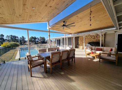 Pipeclay Cottage - Farmstay Vibes and Chic Design