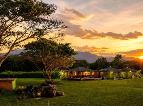 Pipeline Tropical Bungalow