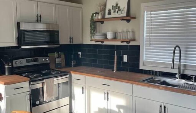 Piper's Place - 2 Bedroom House in DT Hamilton