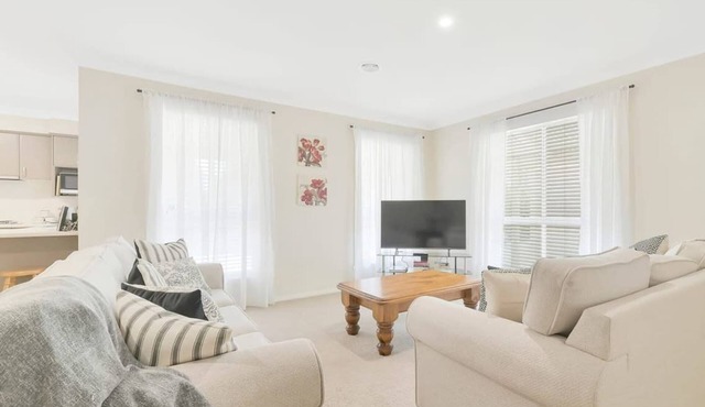 Piper St - Sleek & Stylish, CBD, Wi-Fi