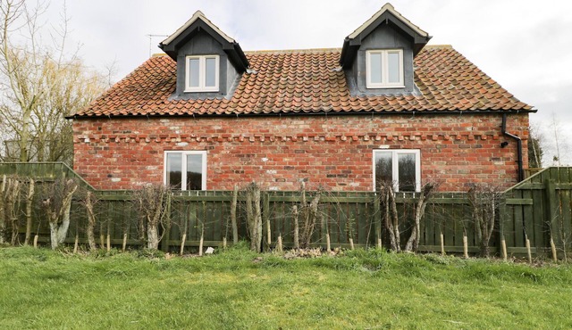 PIPISTRELLE COTTAGE, pet friendly in Brandesburton