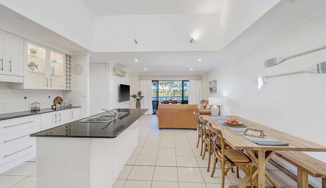 Pippies - 3 bedroom unit with amazing Foreshore views