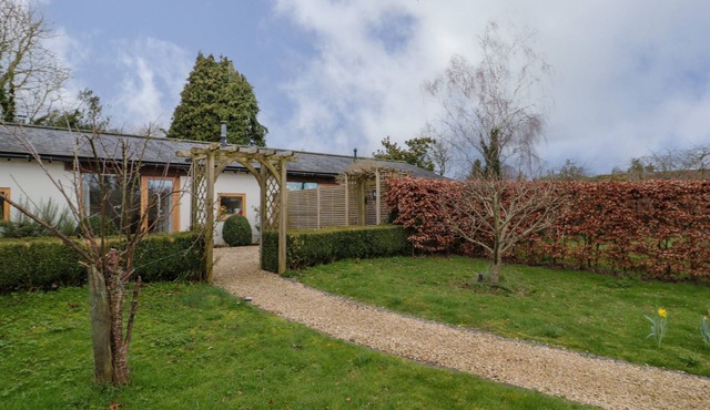 PIPPIN, pet friendly, with open fire in Fordingbridge