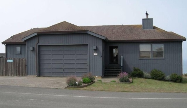 Pirate's Cove, Large Home with Panoramic Views, Sleeps 10, Pets OK, Free WiFi