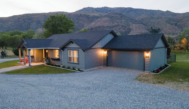 Pirates Cove | Glamping-Style Escape with Dock, Cabins & River Access