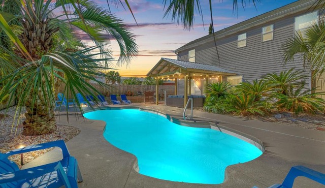 Pirates Cove - Private Pool, Seasonal Hot Tub, Game Room, Close to Beach, Pets OK