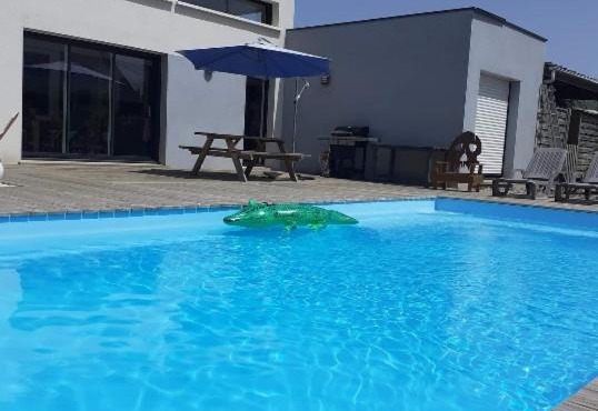 Piscine chauffée et plages à Locquirec