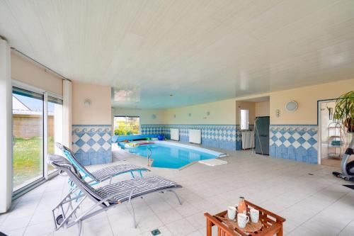 Piscine couverte - sauna - Maison pour 9 à Loctudy