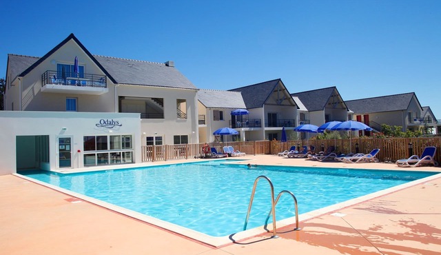 Piscine Extérieure Chauffée | Appart accueillant
