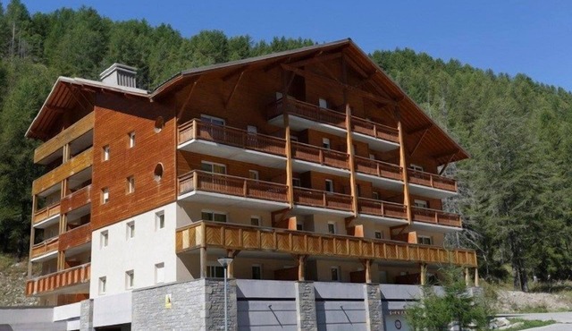 Piscine + Local à Ski| Appart proche de la Station
